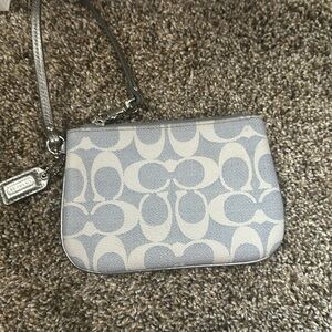 coach wristlet purse